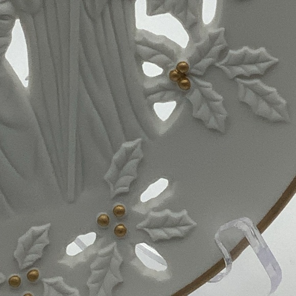 Vintage Lenox Bisque Porcelain Holy Family Christmas Plate - Picture 5 of 14